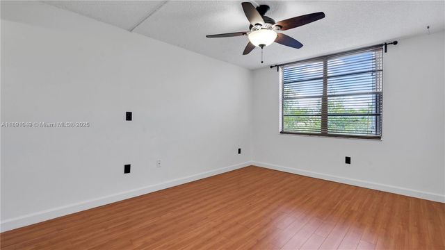 13000 SW 92nd Ave B407, Miami, FL 33176