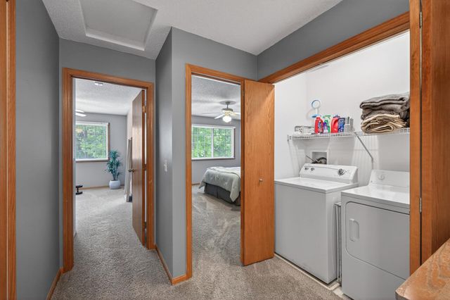 401 Leeward Trail, Woodbury, MN 55129
