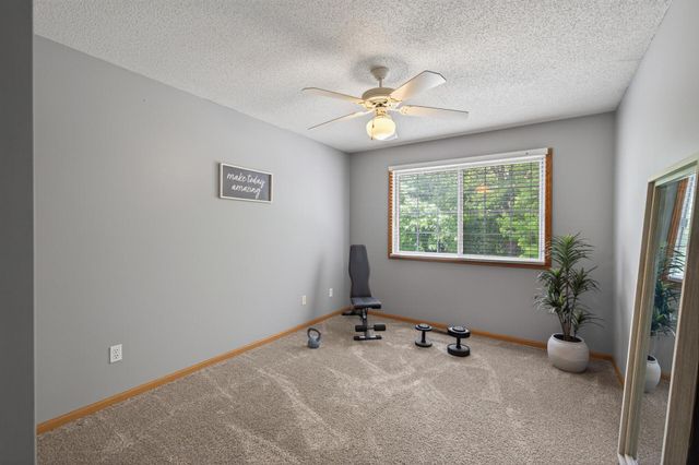 401 Leeward Trail, Woodbury, MN 55129
