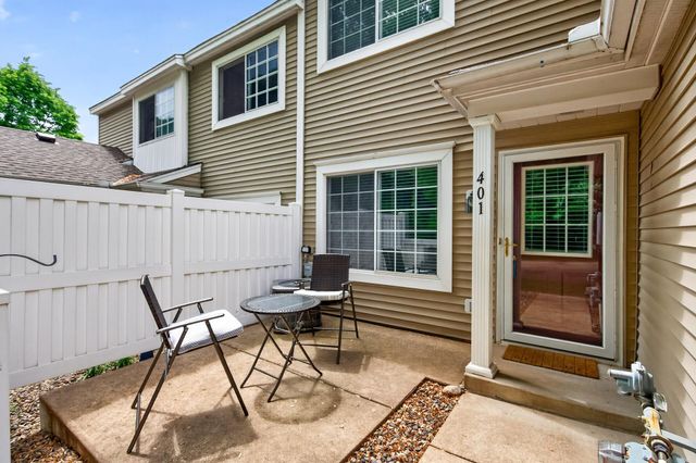401 Leeward Trail, Woodbury, MN 55129