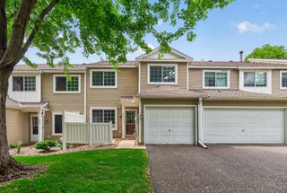 401 Leeward Trail, Woodbury, MN 55129