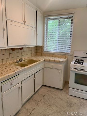 1016 Omer Lane, Sun Valley, CA 91502