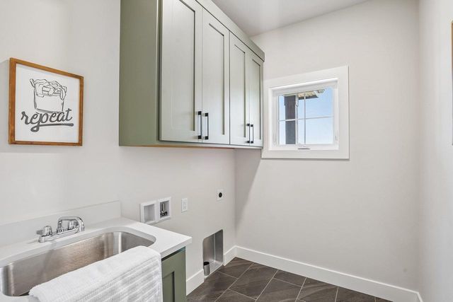1409 Yeske Drive, Waunakee, WI 53597