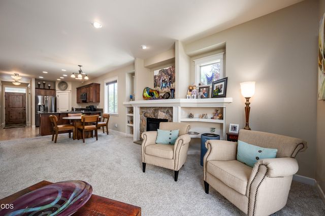 20768 NE Horizon Ridge Place, Bend, OR 97701