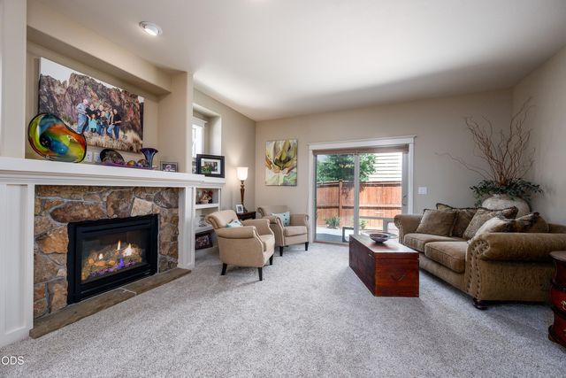 20768 NE Horizon Ridge Place, Bend, OR 97701
