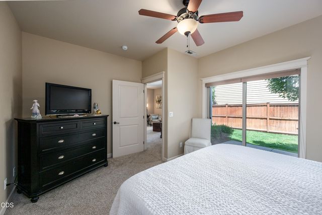 20768 NE Horizon Ridge Place, Bend, OR 97701