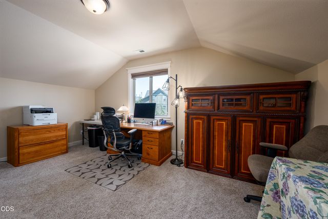 20768 NE Horizon Ridge Place, Bend, OR 97701