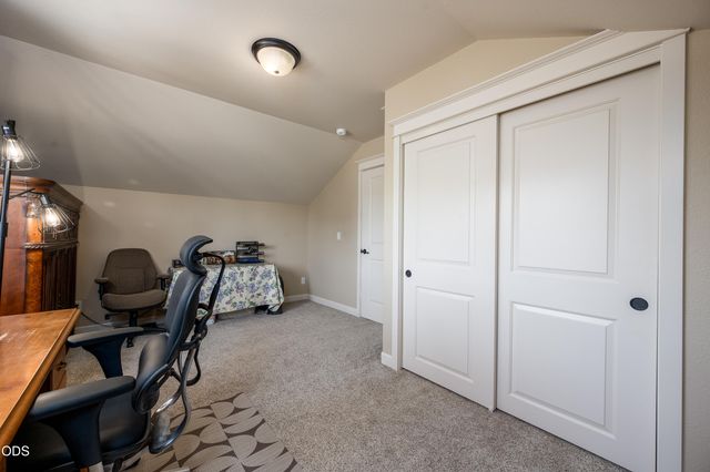 20768 NE Horizon Ridge Place, Bend, OR 97701