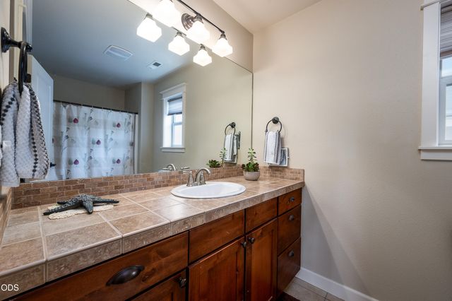 20768 NE Horizon Ridge Place, Bend, OR 97701