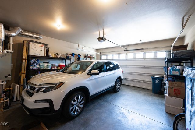 20768 NE Horizon Ridge Place, Bend, OR 97701