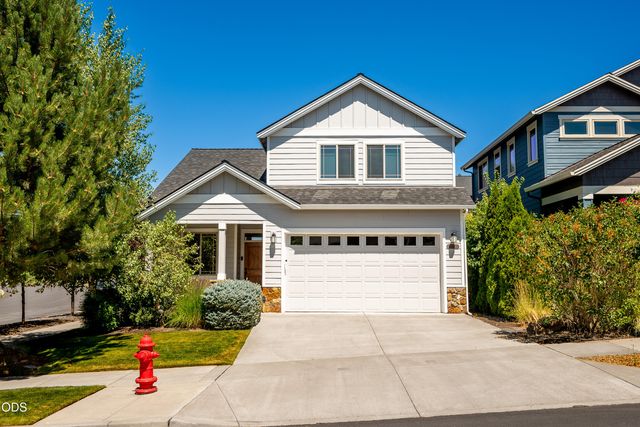 20768 NE Horizon Ridge Place, Bend, OR 97701