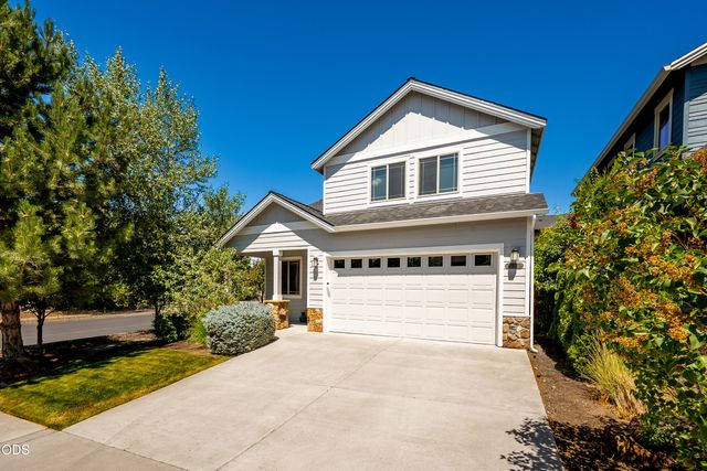 20768 NE Horizon Ridge Place, Bend, OR 97701