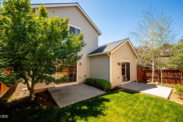 20768 NE Horizon Ridge Place, Bend, OR 97701