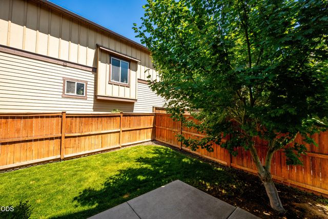 20768 NE Horizon Ridge Place, Bend, OR 97701