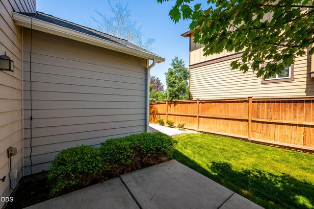 20768 NE Horizon Ridge Place, Bend, OR 97701