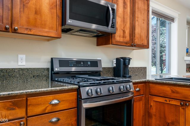 20768 NE Horizon Ridge Place, Bend, OR 97701