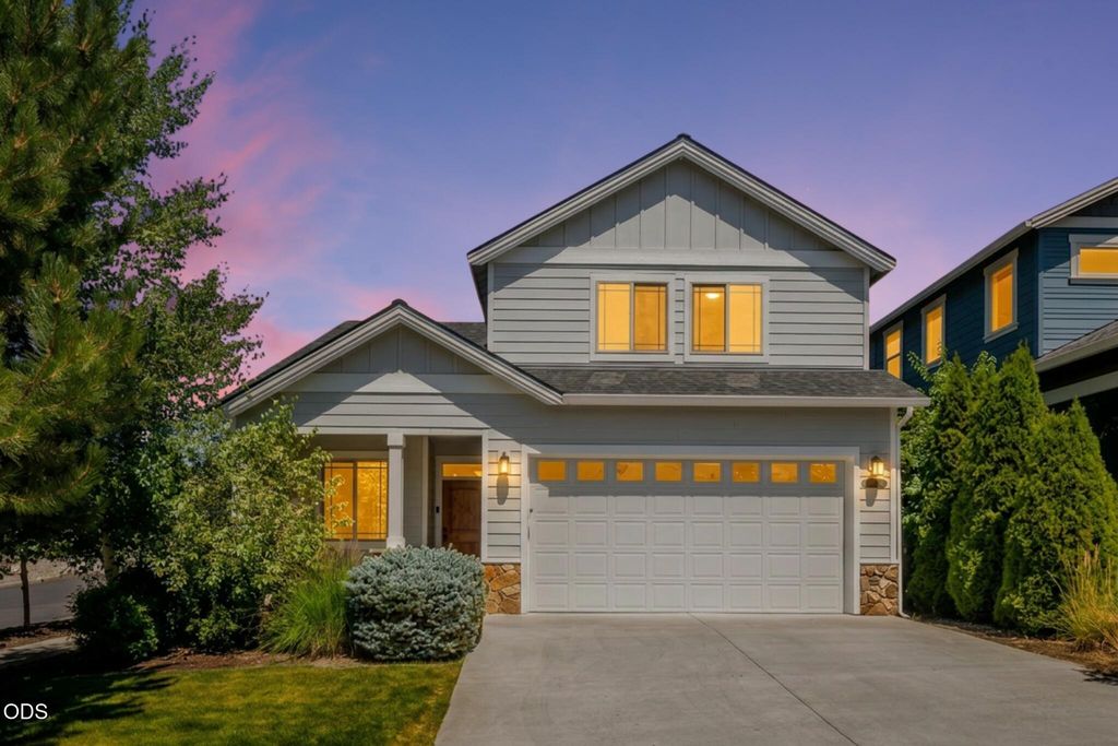 20768 NE Horizon Ridge Place, Bend, OR 97701