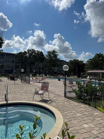 2998 NW 48th Terrace 327, Lauderdale Lakes, FL 33313