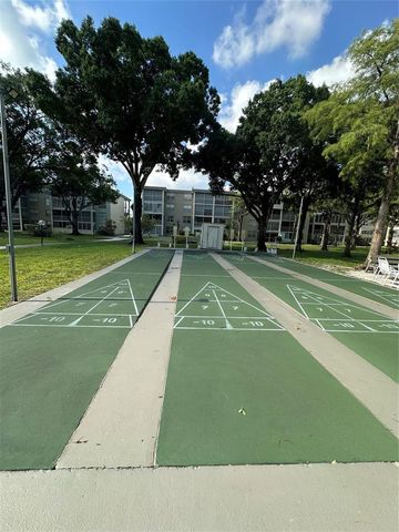 2998 NW 48th Terrace 327, Lauderdale Lakes, FL 33313