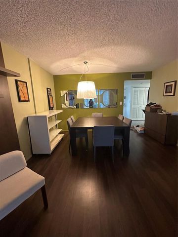 2998 NW 48th Terrace 327, Lauderdale Lakes, FL 33313