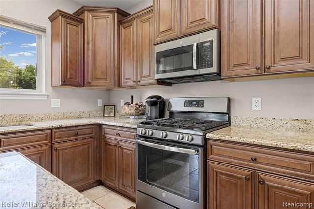 37505 Tamarack Drive, Sterling Heights, MI 48310