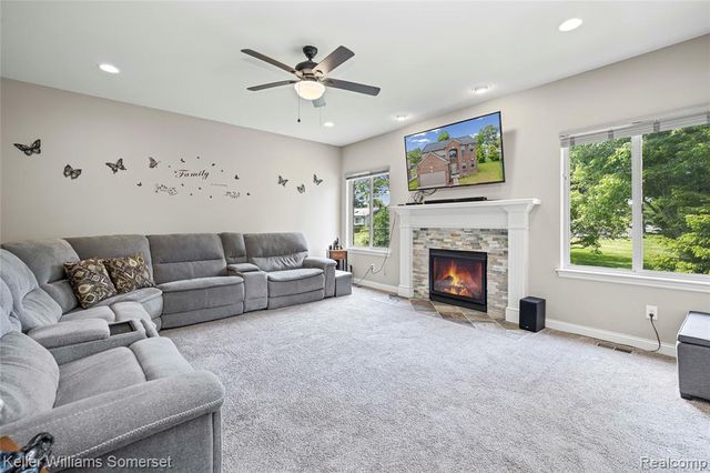 37505 Tamarack Drive, Sterling Heights, MI 48310
