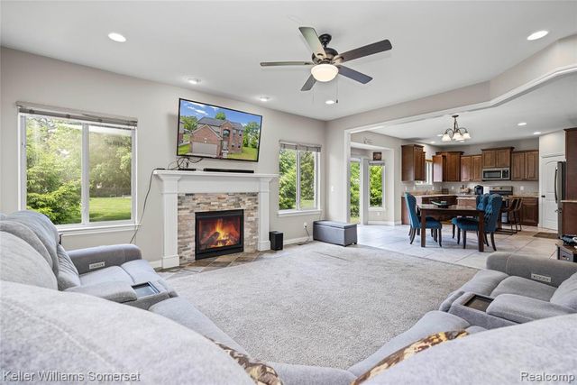 37505 Tamarack Drive, Sterling Heights, MI 48310