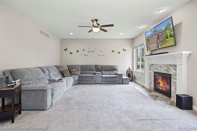 37505 Tamarack Drive, Sterling Heights, MI 48310