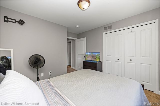 37505 Tamarack Drive, Sterling Heights, MI 48310
