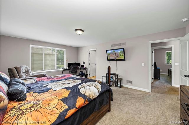 37505 Tamarack Drive, Sterling Heights, MI 48310