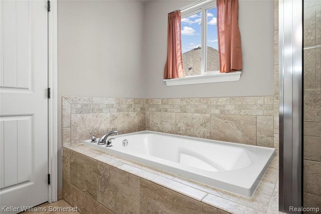 37505 Tamarack Drive, Sterling Heights, MI 48310