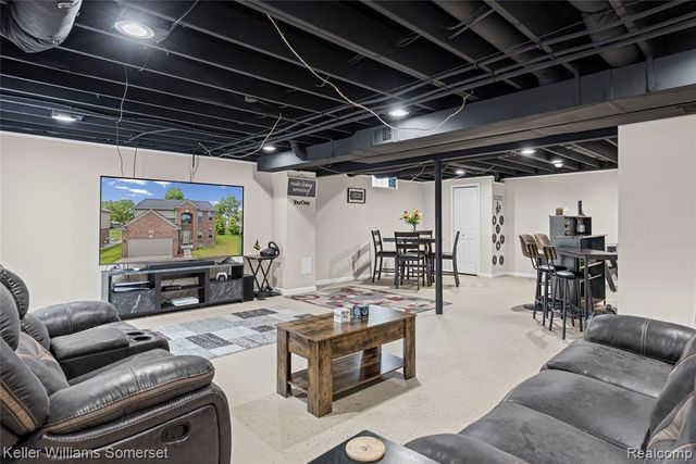 37505 Tamarack Drive, Sterling Heights, MI 48310