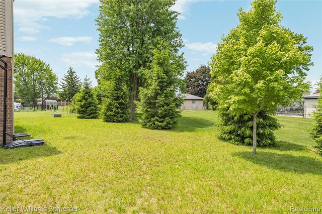37505 Tamarack Drive, Sterling Heights, MI 48310