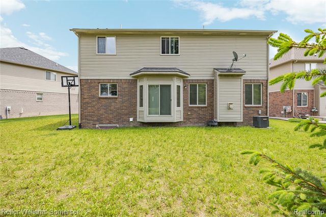 37505 Tamarack Drive, Sterling Heights, MI 48310
