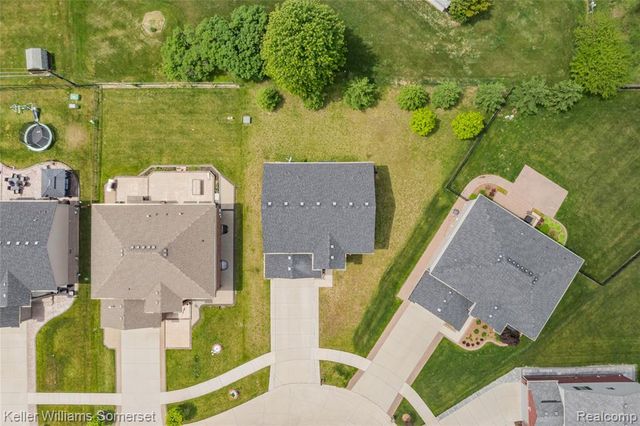 37505 Tamarack Drive, Sterling Heights, MI 48310