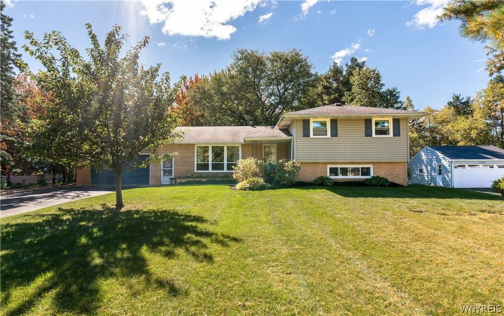 7409 Michael Road, Orchard Park, NY 14127