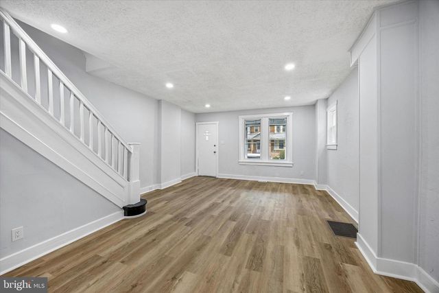 42 LAUREL AVE, Trenton, NJ 08618