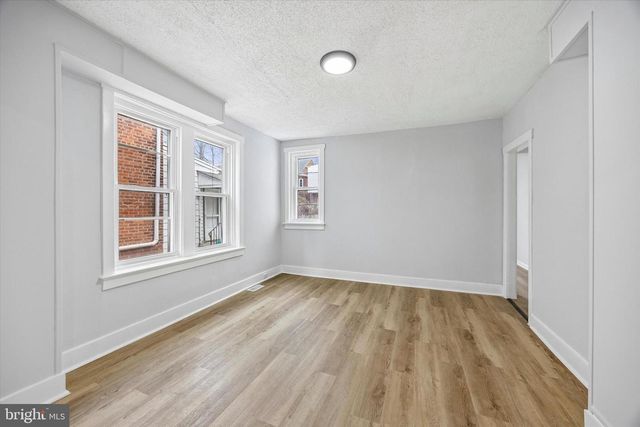 42 LAUREL AVE, Trenton, NJ 08618