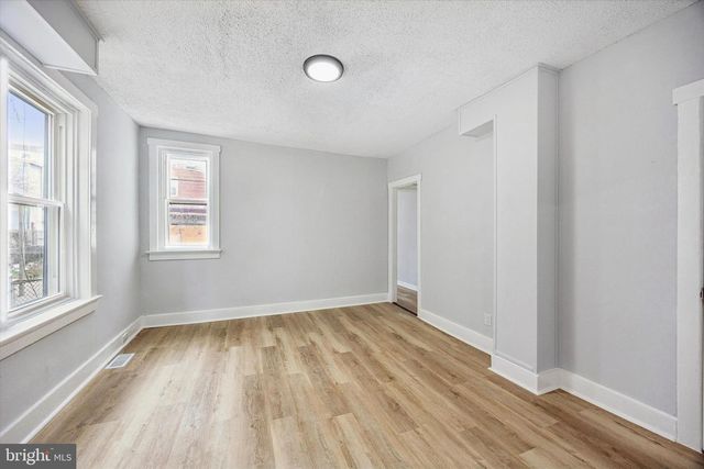 42 LAUREL AVE, Trenton, NJ 08618