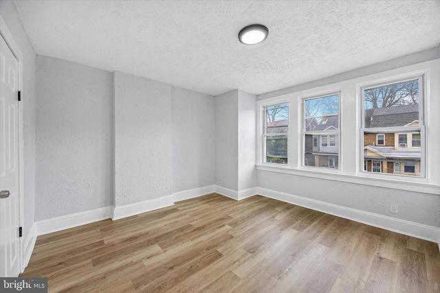 42 LAUREL AVE, Trenton, NJ 08618