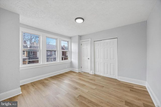 42 LAUREL AVE, Trenton, NJ 08618