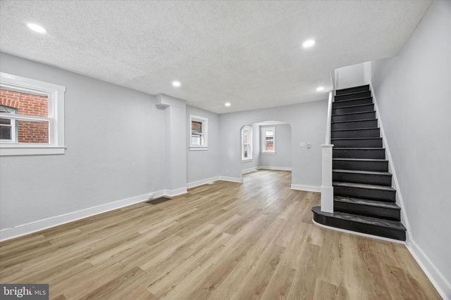 42 LAUREL AVE, Trenton, NJ 08618