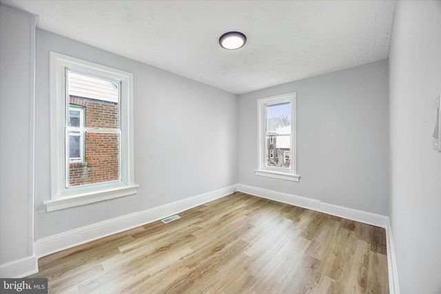 42 LAUREL AVE, Trenton, NJ 08618