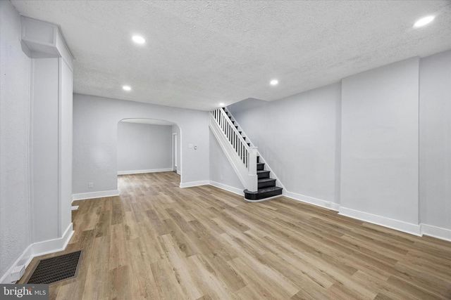 42 LAUREL AVE, Trenton, NJ 08618