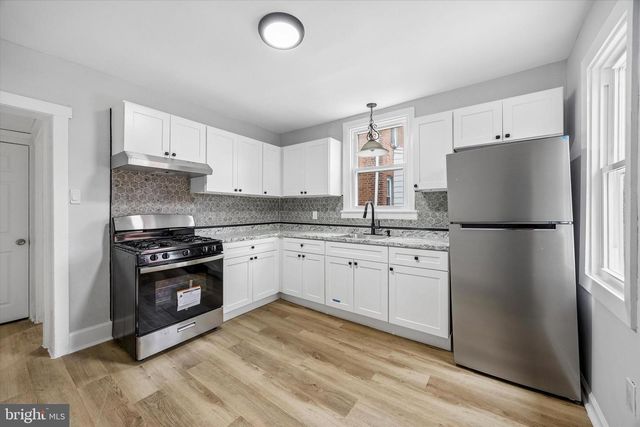 42 LAUREL AVE, Trenton, NJ 08618