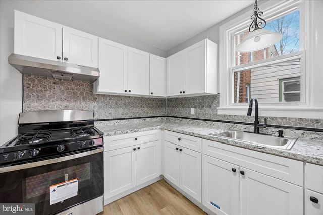 42 LAUREL AVE, Trenton, NJ 08618