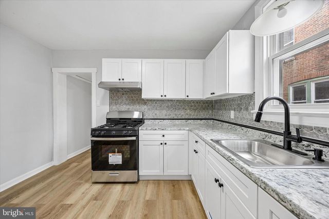 42 LAUREL AVE, Trenton, NJ 08618