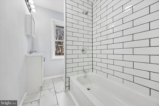 42 LAUREL AVE, Trenton, NJ 08618