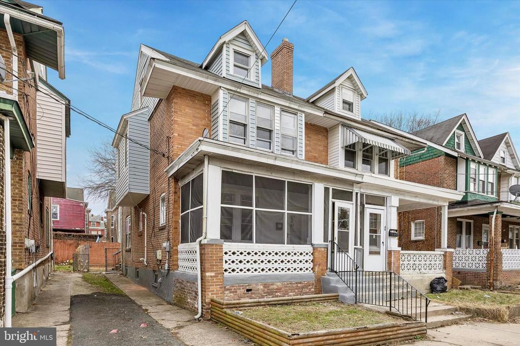 42 LAUREL AVE, Trenton, NJ 08618