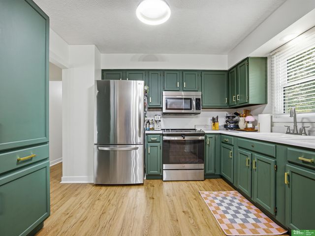 1917 N 152nd Plaza, Omaha, NE 68154